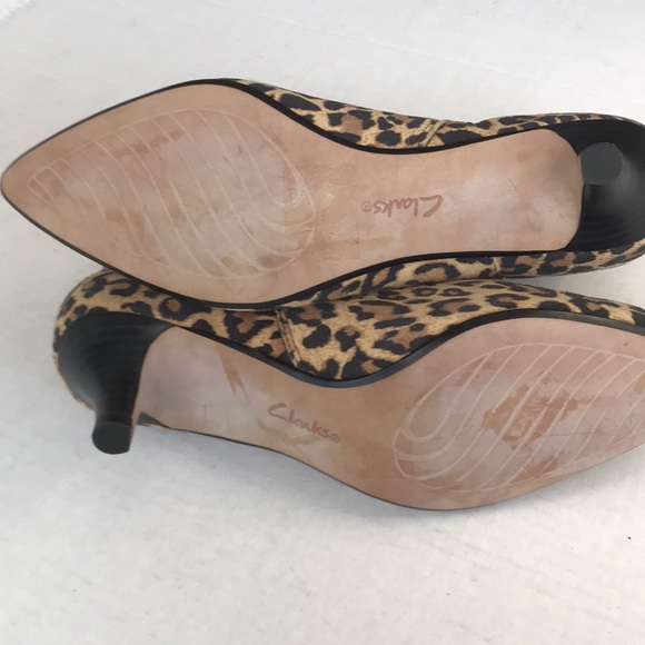 Clarks Leopard 🐆 Print Booties with Kitten Heels - Picture 7 of 11